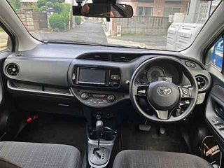 TOYOTA VITZ 2017