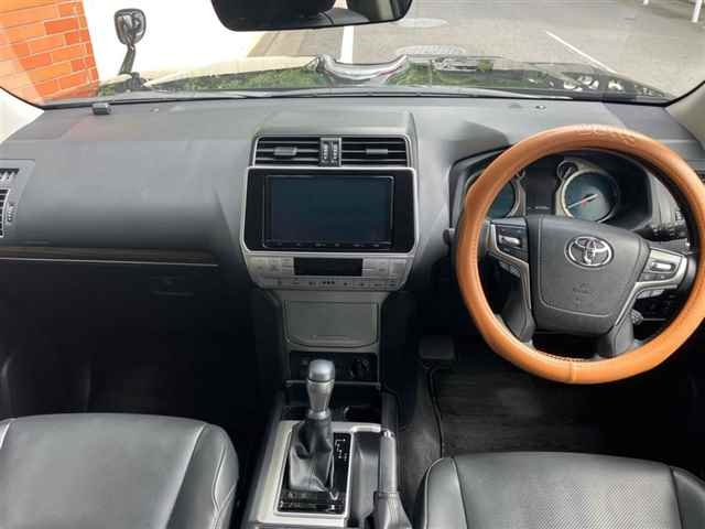 TOYOTA LAND CRUISER PRADO 2019