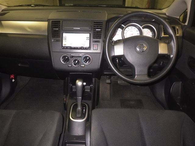 NISSAN TIIDA 2008