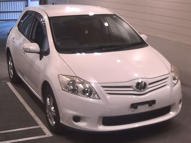 TOYOTA AURIS 2010