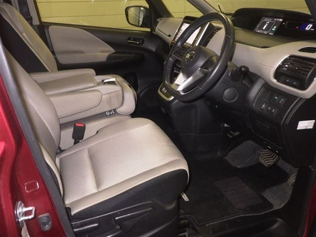 NISSAN SERENA 2016