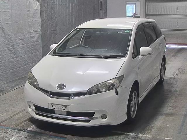 TOYOTA WISH 2010