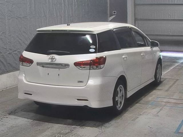 TOYOTA WISH 2010