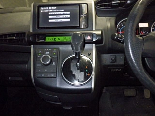 TOYOTA WISH 2010