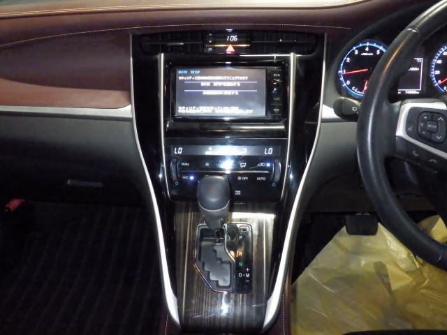 TOYOTA HARRIER 2015