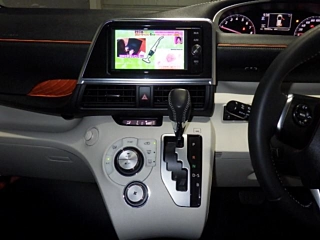 TOYOTA SIENTA 2017