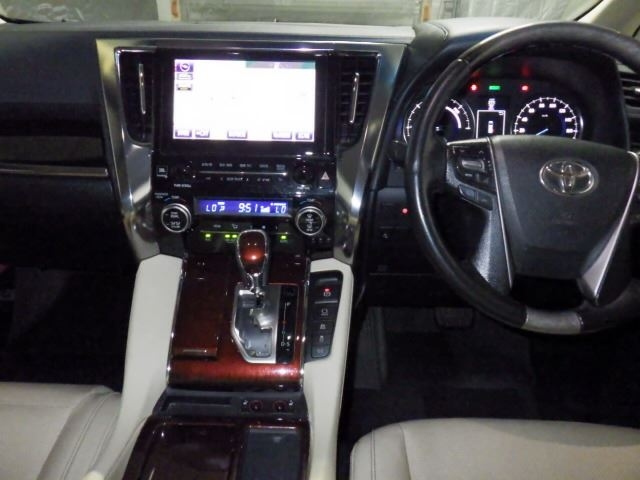 TOYOTA ALPHARD 2015