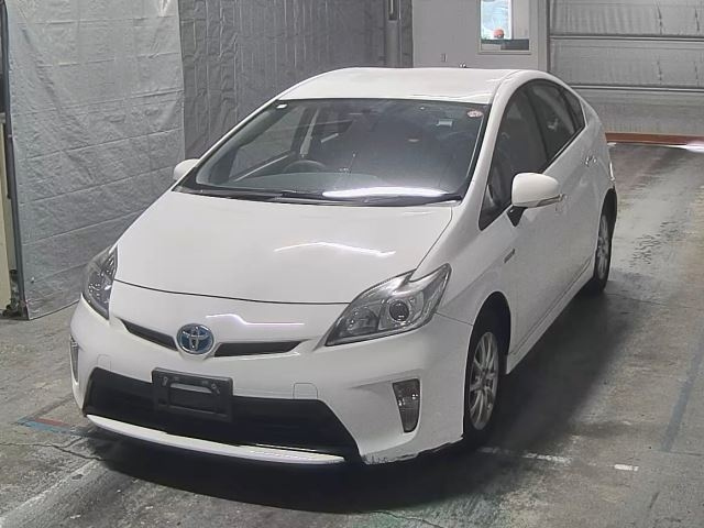 TOYOTA PRIUS 2015
