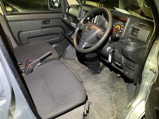 DAIHATSU HIJET VAN 2019