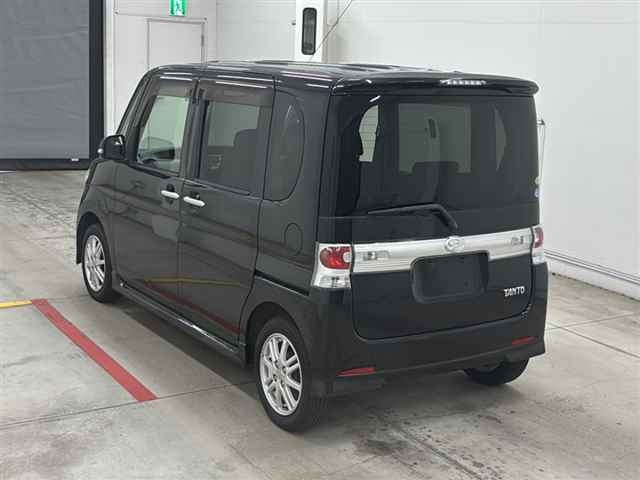 DAIHATSU TANTO 2010