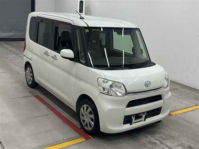DAIHATSU TANTO 2015