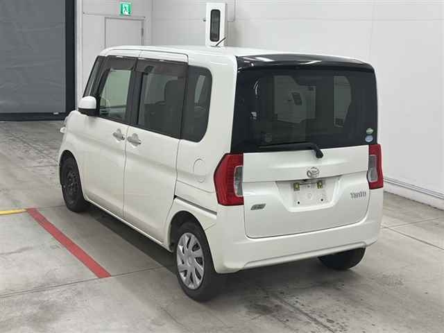DAIHATSU TANTO 2015
