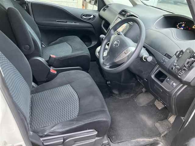 NISSAN SERENA 2011