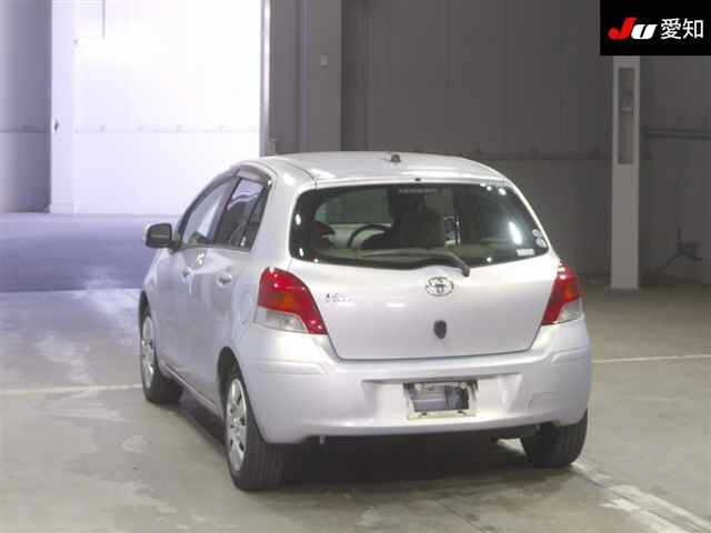 TOYOTA VITZ 2010