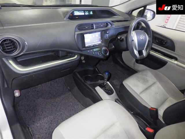 TOYOTA AQUA 2012