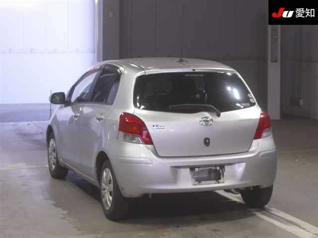 TOYOTA VITZ 2010