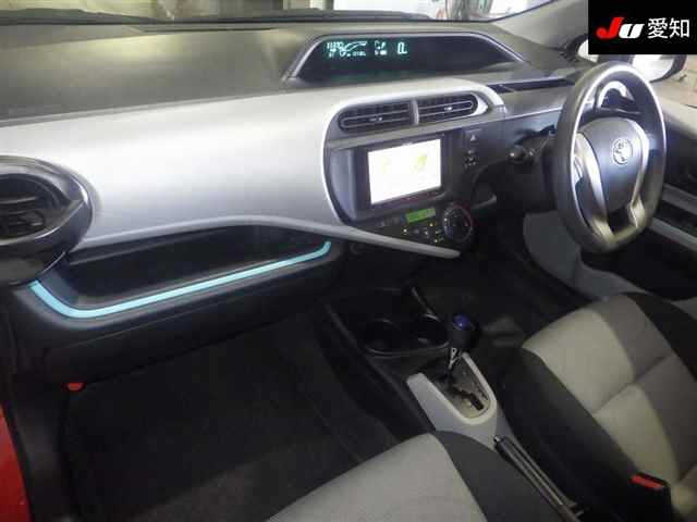 TOYOTA AQUA 2012