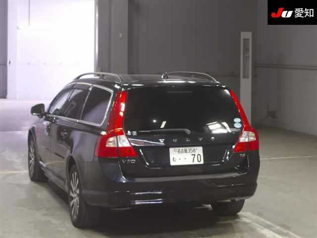 VOLVO V70 2013