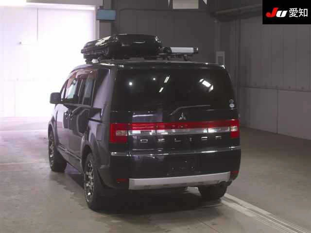 MITSUBISHI DELICA D5 2010