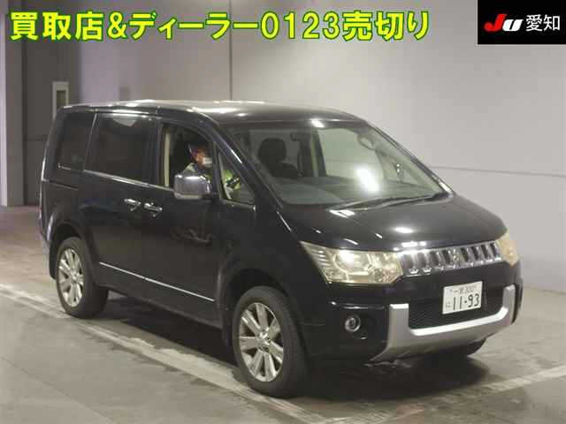 MITSUBISHI DELICA D5 2011