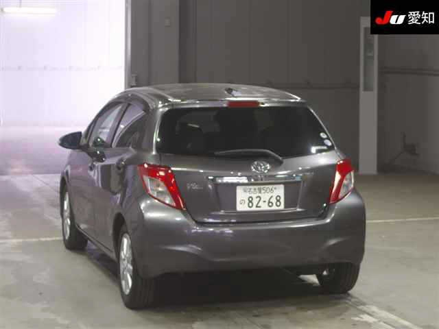TOYOTA VITZ 2011