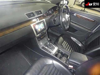 VOLKSWAGEN PASSAT VARIANT 2012