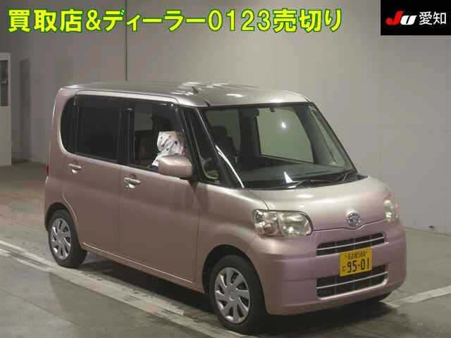 DAIHATSU TANTO 2011