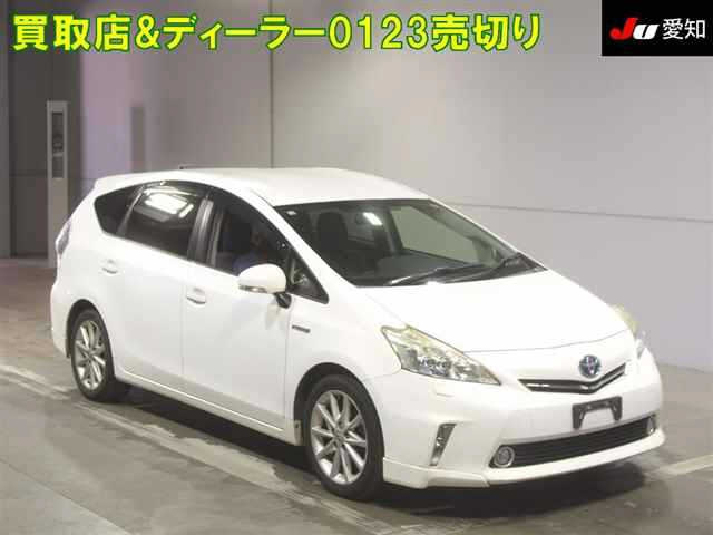 TOYOTA PRIUS ALPHA 2012