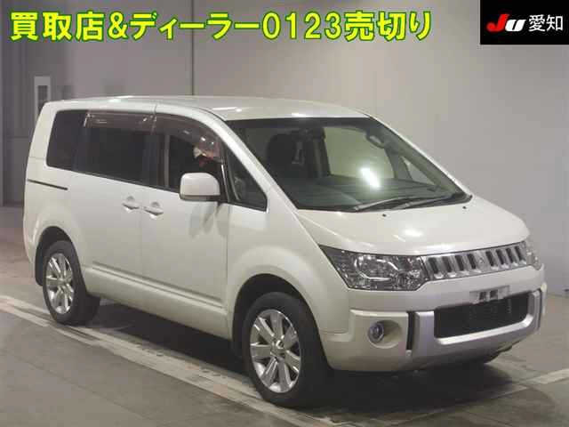 MITSUBISHI DELICA D5 2012