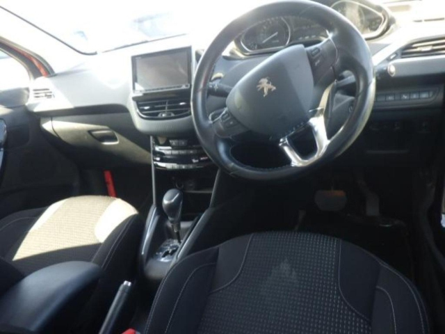 PEUGEOT 208 2016
