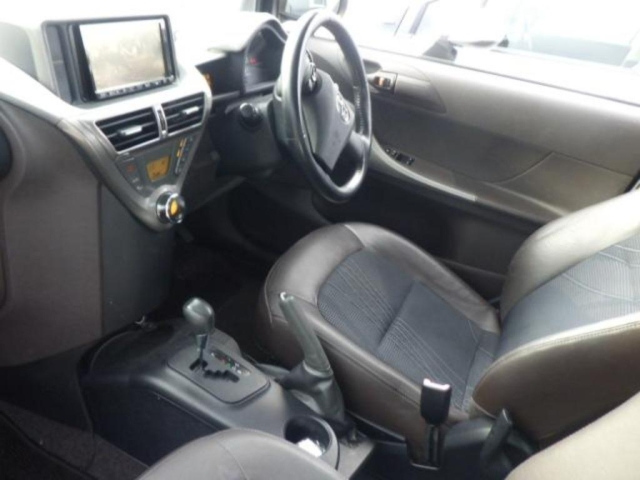 TOYOTA IQ 2009