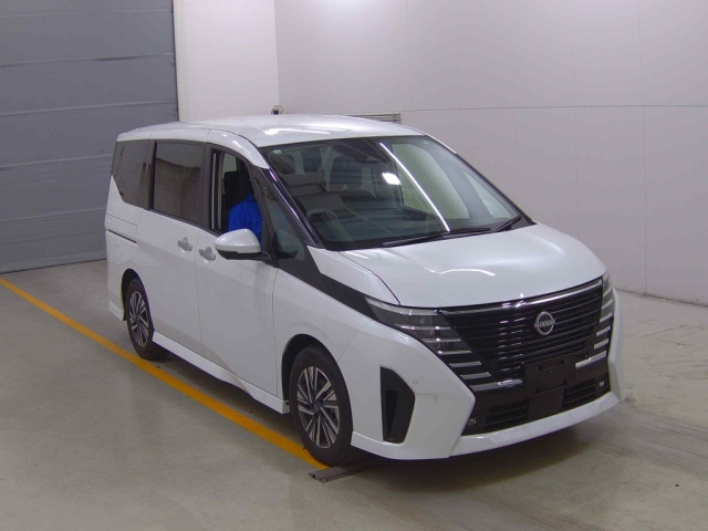 NISSAN SERENA 2023