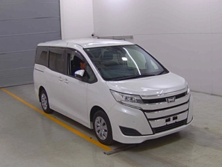 TOYOTA NOAH 2021