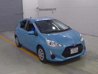 TOYOTA AQUA 2017