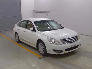 NISSAN TEANA 2010