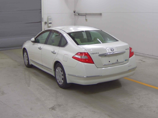 NISSAN TEANA 2010