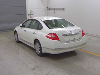 NISSAN TEANA 2010