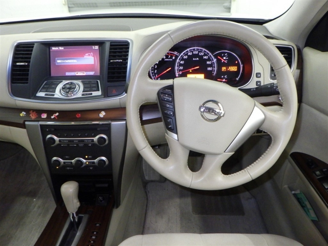 NISSAN TEANA 2010