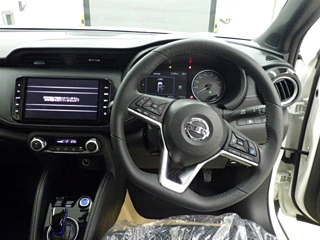 NISSAN KIX 2020