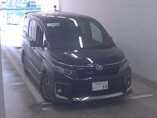 TOYOTA VOXY 2014