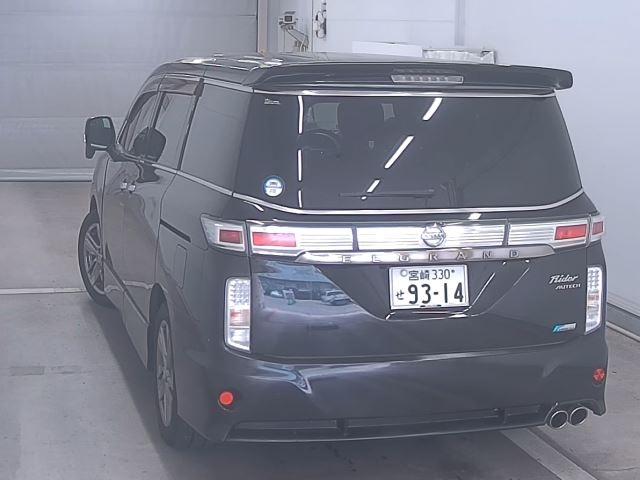 NISSAN ELGRAND 2011