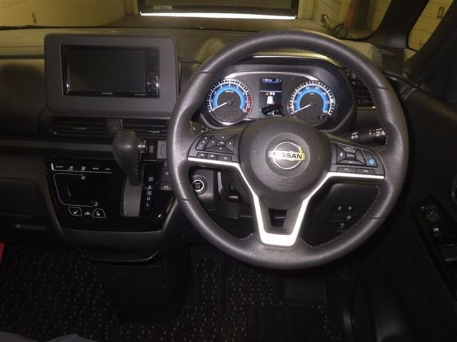 NISSAN ROOX 2021