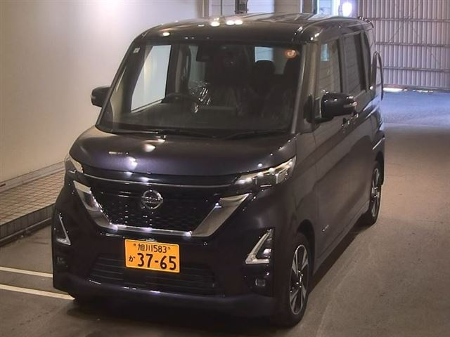 NISSAN ROOX 2021