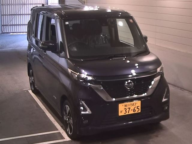 NISSAN ROOX 2021