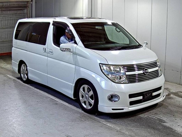 NISSAN ELGRAND 2009