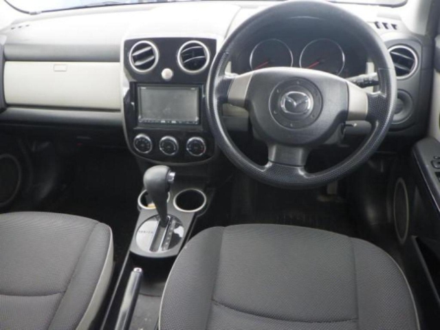 MAZDA VERISA 2008