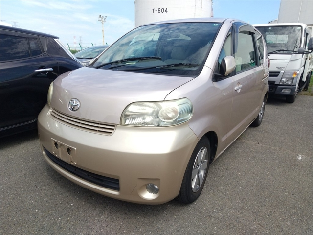 TOYOTA PORTE 2011