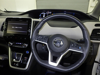 NISSAN SERENA 2018