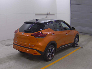 NISSAN KIX 2022
