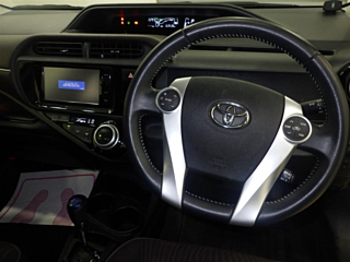 TOYOTA AQUA 2016